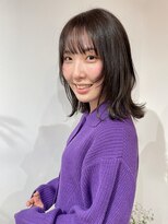 レル(lelu)&nbsp;顔周りレイヤーとミディアムのバランス