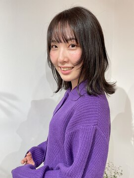 レル(lelu) 顔周りレイヤーとミディアムのバランス