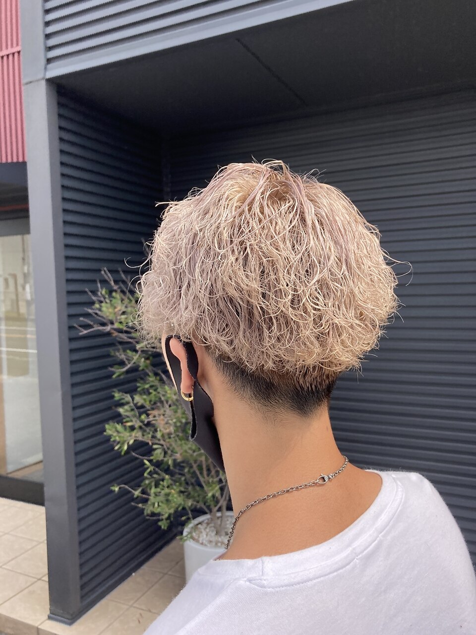 【美品】HERMES ツイリー　ミルクティー・ベージュ系 2023年 秋冬 HERMES エルメス スカーフ ツイリー 千と一のウサギ