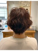 大人女性(40.50代)のふんわりショートパーマ　夏目サトル