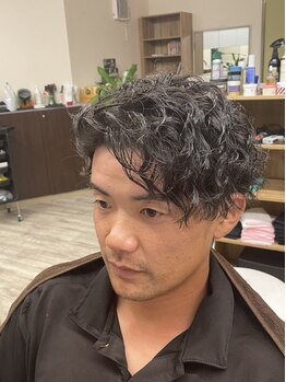 バーバーワンエイト(BarBer18)の写真/スパイラルパーマや濡れパンなど幅広く対応！トレンドからエッジの効いたスタイルまで何でもお任せ◎