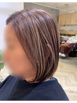 キュート Cute 白髪も楽しむ！白髪ぼかしハイライト