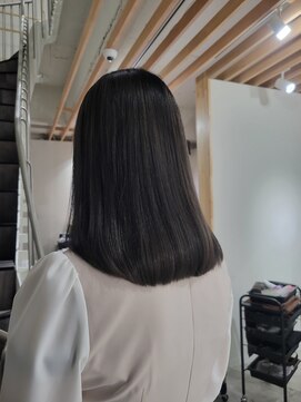 アトレ(attrait) ミディアム×ダークオリーブグレージュ