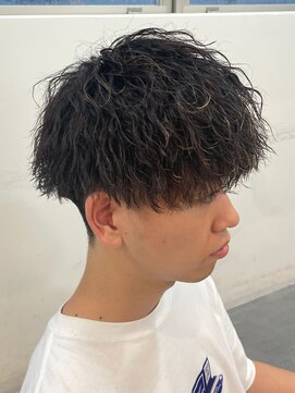 バース バイ ハピネス(BIRTH by happiness) 縦落ちツイストスパイラルパーマ縦落ちパーマ刈り上げマッシュ