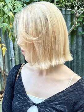 ダアッカ(da acca) 抜きっぱなしホワイトブロンド