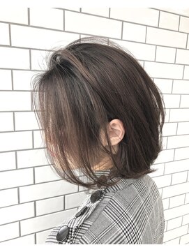 アメリ ココロ 南森町店(Ameri cocoro.) 大人可愛い20代30代40代グレージュ前下がり小顔ボブショート