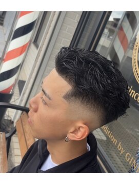 バーバーショップ ライズ(Barber Shop RAIzE) オールバックパーマ×スキンフェード
