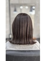 アルール バイ フェローズ(ARULE by fellows)&nbsp;グレージュハイライト　切りっぱなしボブ