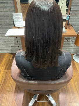 アミカ シーモール店(Amica) 暗めグレー系カラー