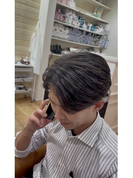 シアン(cyan) 毛流れセンターパート