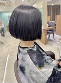 黒髪毛量多めでもおさまる刈り上げボブ