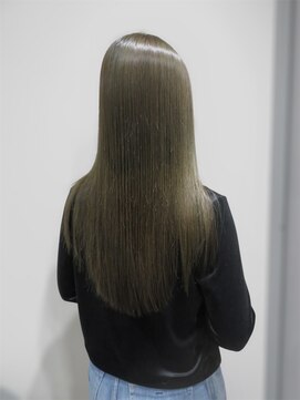 オリーブグレージュ