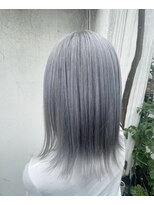 クレア バイ グレープバイン 金沢文庫(CLAIRE by GRAPEVINES)&nbsp;ブリーチ／ダブルカラー／グレー／ハイトーン／シルバー／カラー