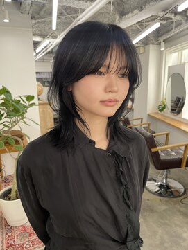 シー 自由が丘(sii.) 大人かわいい外ハネウルフ/ウルフカット