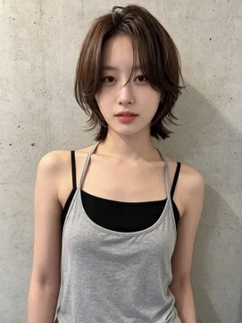 エイチ 大阪梅田(H) ショートウルフミニボブバレイヤージュアッシュグレージュ50代