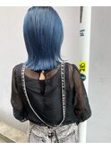 ミディアムのブルヘアー