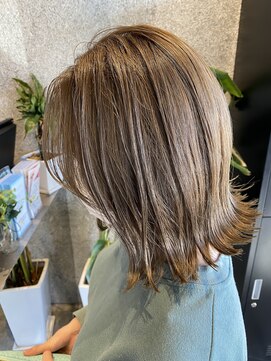 メルバイレガロ 水戸(mer by REGALO) ブリーチありダブルカラー/くすみベージュ