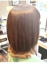 エノモト(ENOMOTO)&nbsp;ブリーチなしカラー髪質改善でツヤサラ髪♪外ハネミディアムヘア
