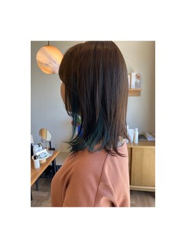 ロロ(roro) 深海インナーカラーのミディアム