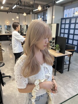 ジーニー 横浜(giinii) ホワイトベージュ__TEN TEN