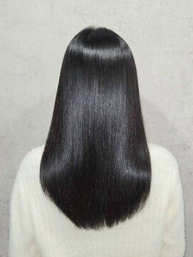 スリー(THREE) 髪質改善トリートメント  縮毛矯正　髪質改善ストレート　酸性