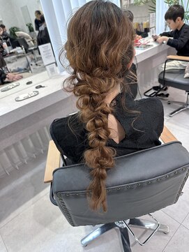 リノバイアクネ(lino by ACNE) ヘアアレンジ/編みおろしスタイル