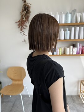 イロ(iro.) 切りっぱなしボブ