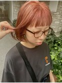 ピンクベージュ