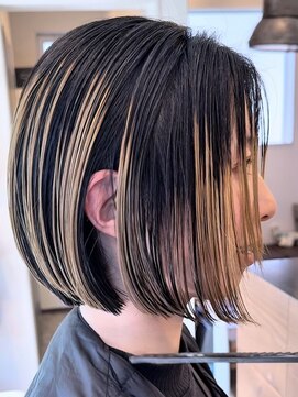 マキラ(MAKIRA) ボブ×アンブレラカラー（パラパラブリーチ）