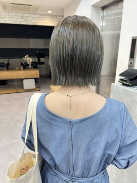 ロット 横浜(lot) ぱつっとボブ×切りっぱなし×ダブルカラー[横浜駅]