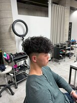 イーラ(era)&nbsp;スペインカールパーマ/メンズ/刈り上げ/眉毛/ツイスト