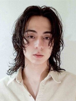 《絶妙な質感で魅せる、感度高めのメンズパーマ》動きすぎず止まりすぎない、計算されたパーマデザインを*