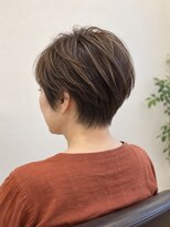 aptas 青山/表参道 白髪染め/白髪ぼかしハイライト/ボリュームアップエクステ&nbsp;表参道/青山/軽やかな毛流れショート
