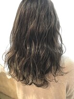 ユニーク(UniQ)&nbsp;【UniQ・小笹】ちっぷハイライト+アッシュグレー+トリートメント