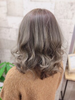 ヘアースペース クラフト(Hair space Craft)の写真/【超お得な染め放題カラー会員有！1年￥26,400～】トレンドの透明感カラーからグレイカラーもお任せを◎