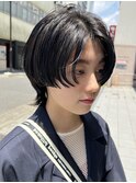 ネイビーヘアのハンサムマッシュウルフ