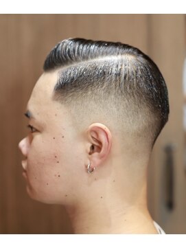 バーバーショップ スバル(BARBERSHOP SUBARU) <理容室><バーバー>サイドパートスタイル