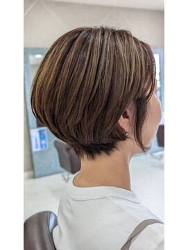 イエロー フォー ヘアー(Yellow for hair) ショートボブ