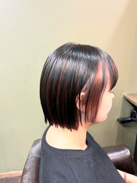 キタロウ (kitaro) インナーカラー　×  切りっぱなしボブ