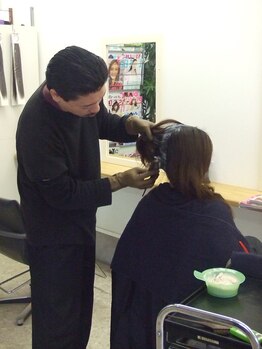 ラスター(LUSTER)の写真/“なりたい”を叶える為に…。丁寧なカウンセリングと高い技術力であなたの理想のスタイルを実現！