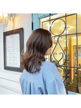 ヘアーマーケットスマイルメーカー 中明度でも透明感ある大人気のエドルカラー