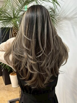 メリー オオサカ(Merly Osaka) くすみベージュバレイヤージュ