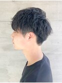 前下がりセンターパートマッシュニュアンスパーマ刈り上げ