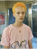 刈り上げショート　ブリーチデザイン　オレンジカラー