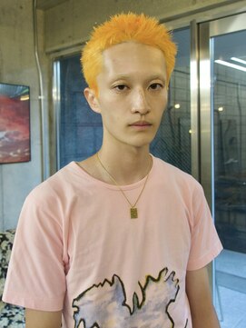 イェン(Yen.) 刈り上げショート ブリーチデザイン オレンジカラー