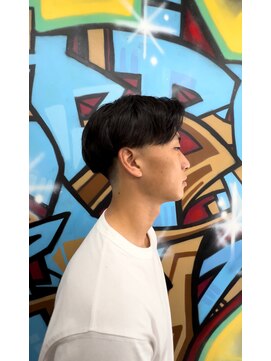 ヘアーステージ フィガロ(HAIR STAGE FIGARO) テーパーフェードセンターパート