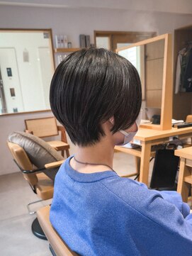 前下がりショート 黒髪ハンサムショート 20代30代40代