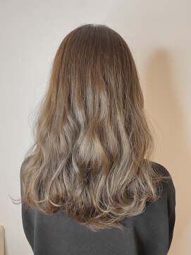 ジーナ セントラル銀座(Zina) こっくりラベンダーグレージュ＊無造作巻き【ZinaCENTRAL】