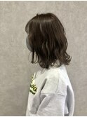 オリーブベージュ