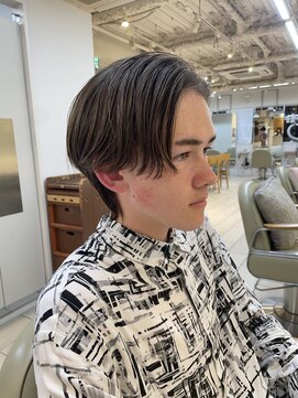 テトラ バイ ネオリーブ 横浜西口店(tetra by neolive) 横浜★センターパートのナチュラルカール